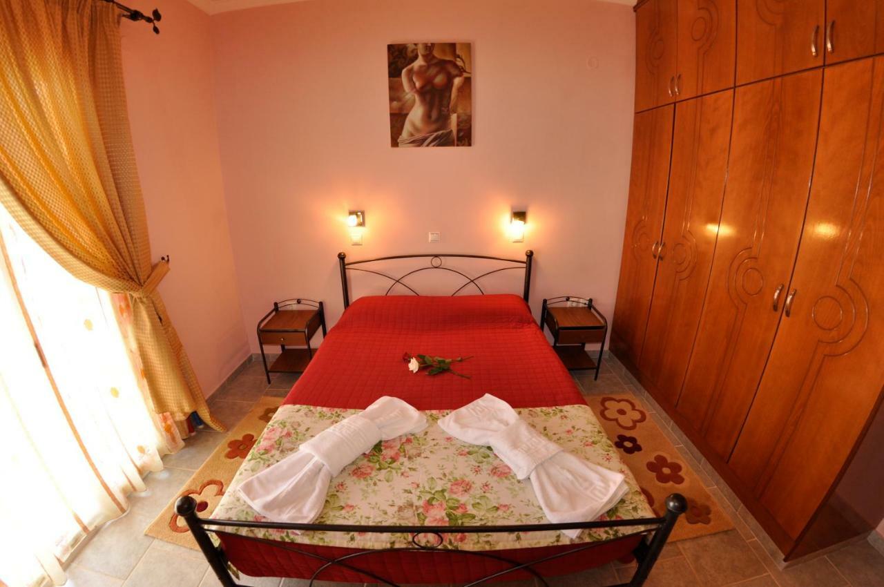 Chrinos House Apartamento Agios Georgios Pagon Exterior foto